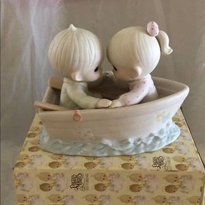 Precious moments “Friends never drift apart”